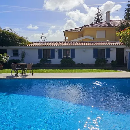 Charming Cozy With Garden & Pool Apartment